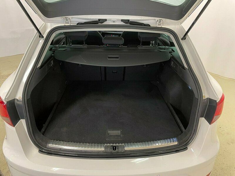 Begagnad Seat Leon ST Style 131 HK (96 kW) 2019 Vit Kombi