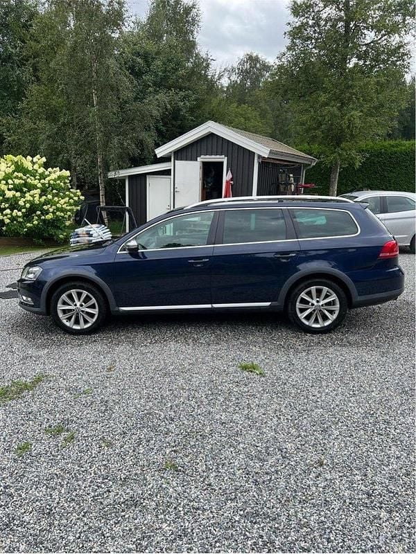 Blå Begagnad 2012 VW Passat Alltrack Kombi | 90 000 kr (Bra pris) - Bild 1/4
