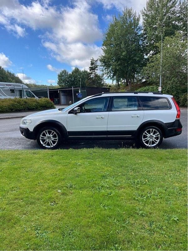 Vit Begagnad 2016 Volvo XC70 Standard SUV | 180 000 kr (Superpris) - Bild 1/4