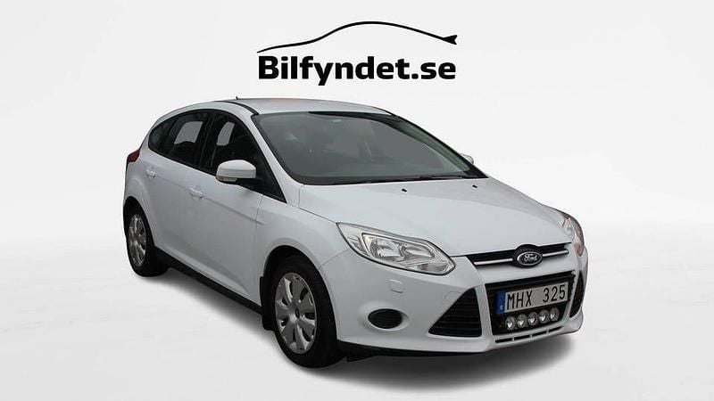 Begagnad Ford Focus 97 HK (71 kW) 2012 Vit Halvkombi