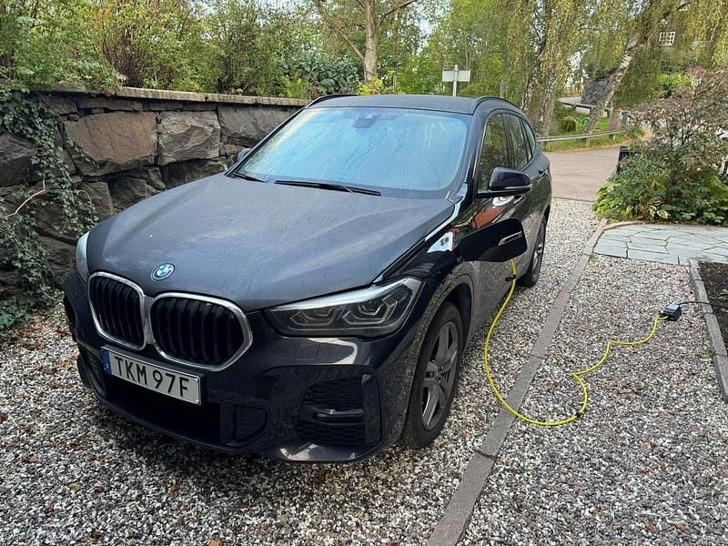 Svart Begagnad 2022 BMW X1 M Sport SUV | 279 900 kr (Marknadspris) - Bild 1/1