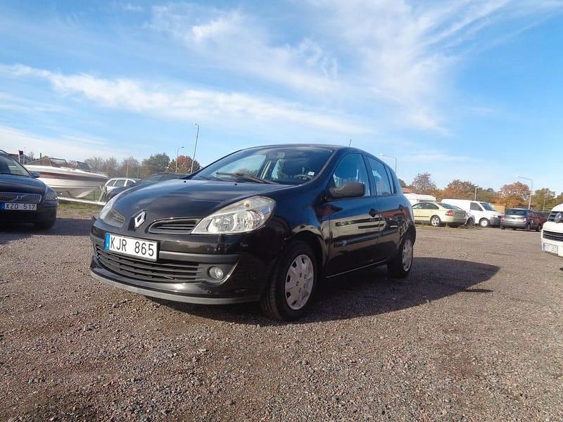 Svart Begagnad 2007 Renault Clio R.S. Halvkombi | 34 900 kr (Marknadspris) - Bild 1/4