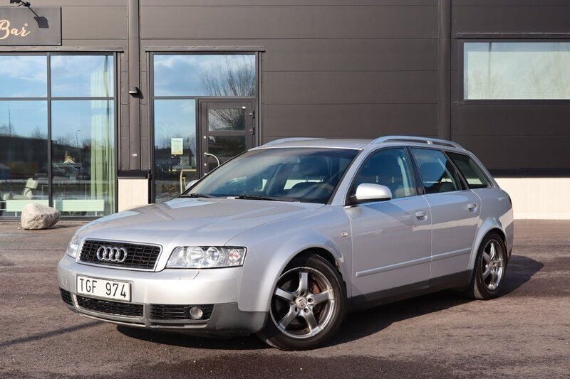 Silver Begagnad 2002 Audi A4 Kombi | 34 900 kr (Marknadspris) - Bild 1/4