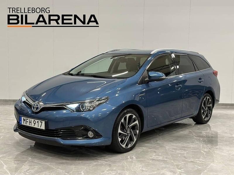 Blå Begagnad 2015 Toyota Auris Touring Sports Active Kombi | 179 900 kr (Marknadspris) - Bild 1/4