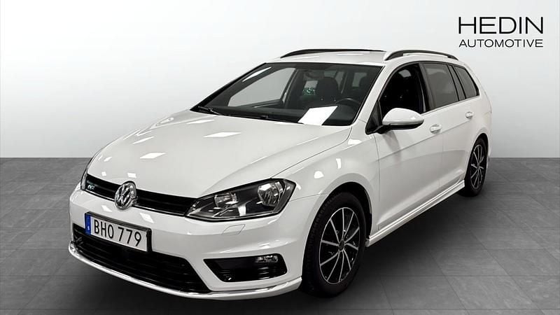 Vit (white) Begagnad 2016 VW Golf VII Sedan | 129 900 kr (Marknadspris) - Bild 1/4