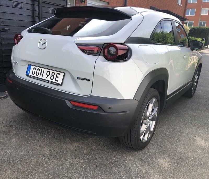 Vit Begagnad 2021 Mazda MX30 SUV | 158 000 kr (Marknadspris) - Bild 1/4