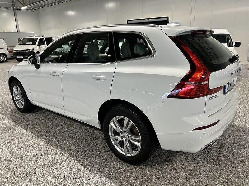 Begagnad Volvo XC60 Momentum 250 HK (183 kW) 2019 Vit SUV