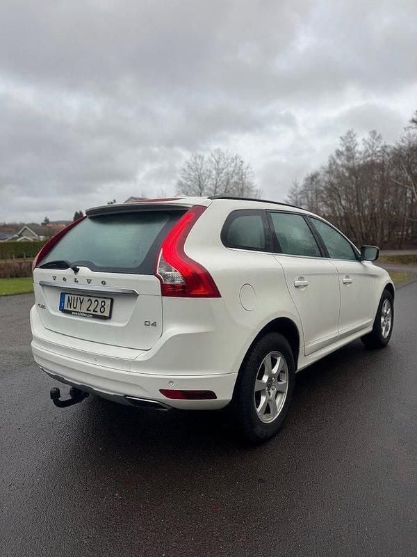 Begagnad Volvo XC60 Momentum 190 HK (139 kW) 2016 Vit SUV