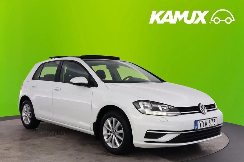 Vit Begagnad 2018 VW Golf VII Halvkombi | 188 800 kr (Marknadspris) - Bild 1/4