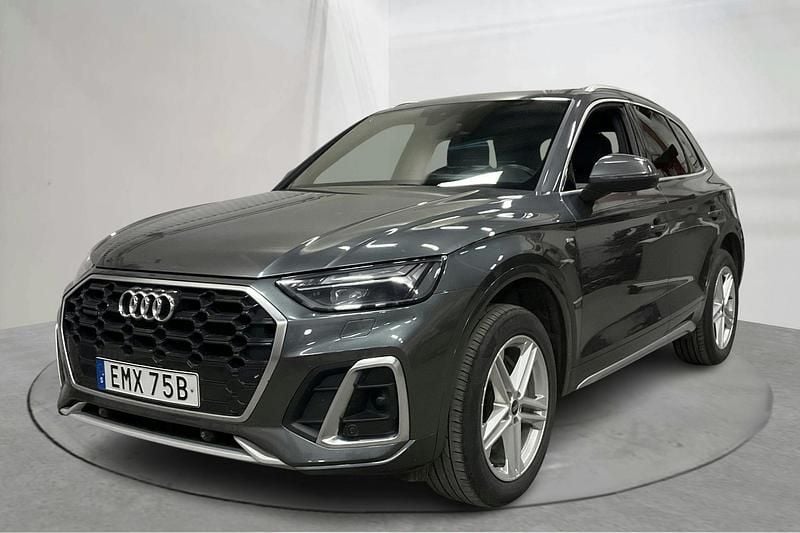 Grå Begagnad 2021 Audi Q5 Proline SUV | 350 000 kr (Marknadspris) - Bild 1/4