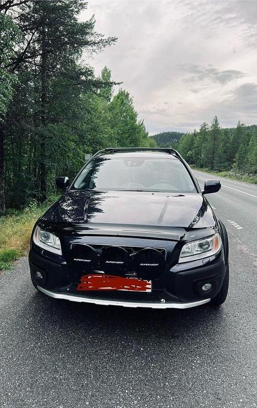 Blå Begagnad 2016 Volvo XC70 Standard SUV | 200 000 kr (Bra pris) - Bild 1/3