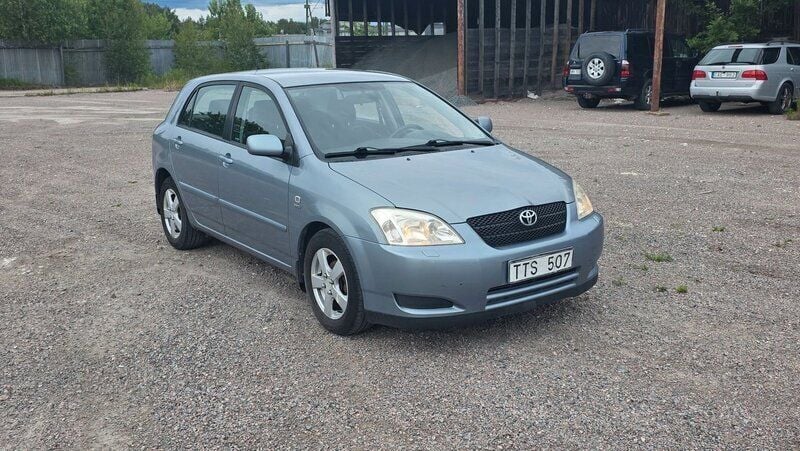 Begagnad 2002 Toyota Corolla Halvkombi | 24 900 kr (Marknadspris) - Bild 1/3