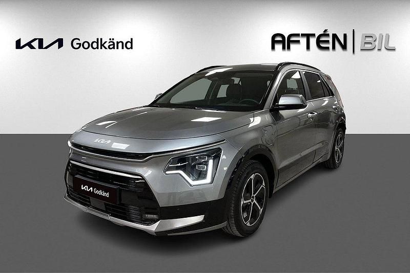 Grå Begagnad 2024 Kia Niro Advance SUV | 359 800 kr (Marknadspris) - Bild 1/3