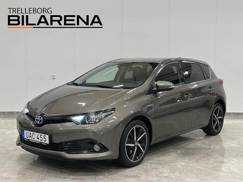 Begagnad Toyota Auris Comfort 136 HK (100 kW) 2018 Mörkgrå Halvkombi