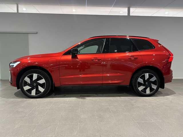 Begagnad Volvo XC60 Ultimate 355 HK (261 kW) 2022 Röd SUV