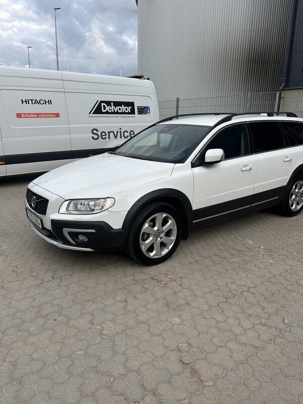 Vit Begagnad 2016 Volvo XC70 Standard SUV | 187 000 kr (Bra pris) - Bild 1/4