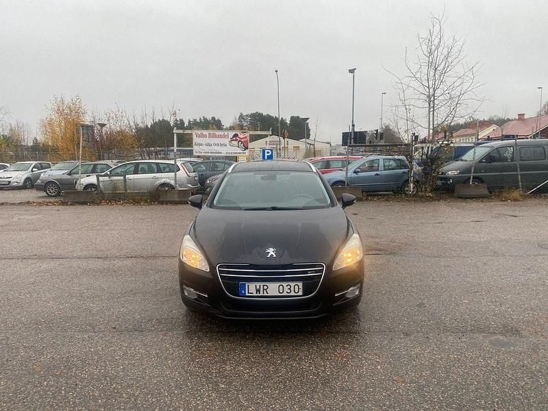 Grå Begagnad 2011 Peugeot 508 Kombi | 37 900 kr (Marknadspris) - Bild 1/4