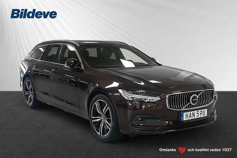 Mörkbrun Begagnad 2021 Volvo V90 Momentum Kombi | 359 900 kr (Marknadspris) - Bild 1/4