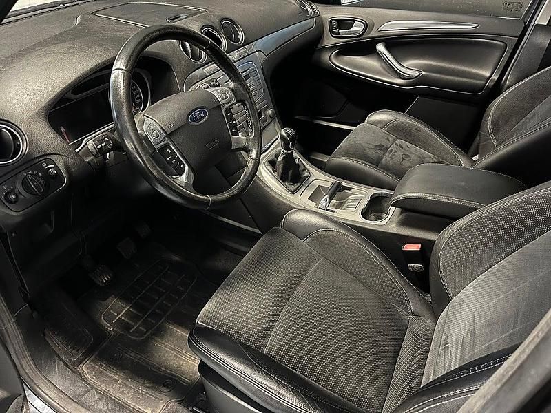 Begagnad Ford S-MAX S 146 HK (107 kW) 2008 Grå Minibuss