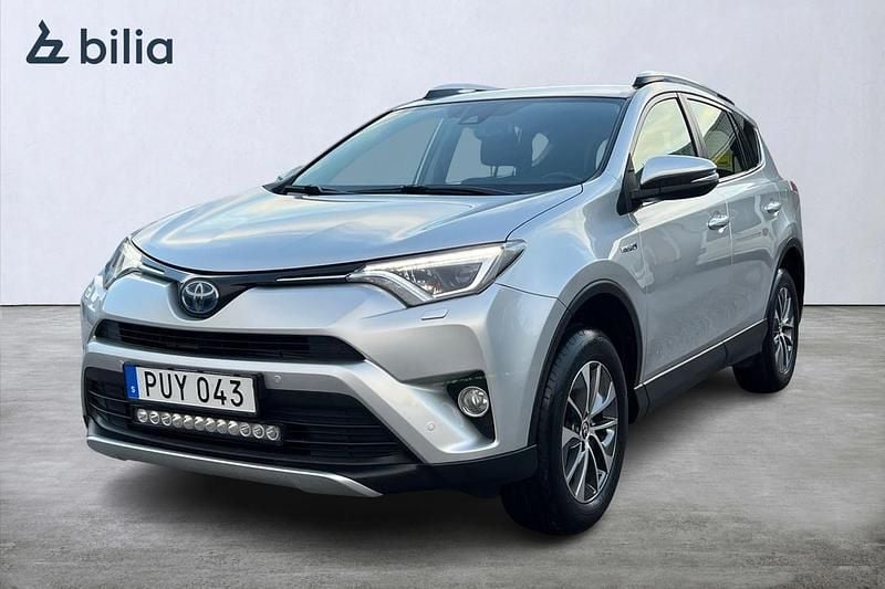 Begagnad Toyota RAV4 Hybrid Active 200 HK (147 kW) 2016 Silver SUV