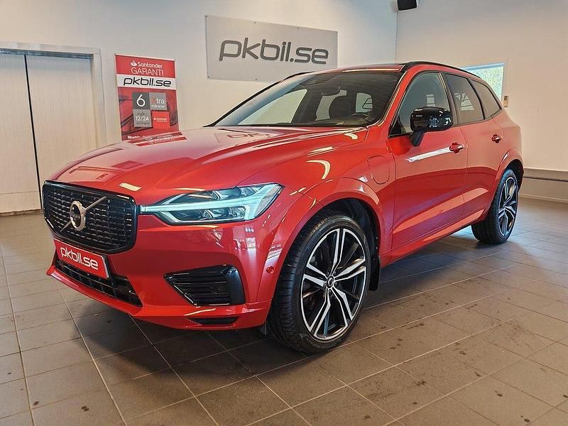 Röd Begagnad 2018 Volvo XC60 R-Design SUV | 349 000 kr (Marknadspris) - Bild 1/4