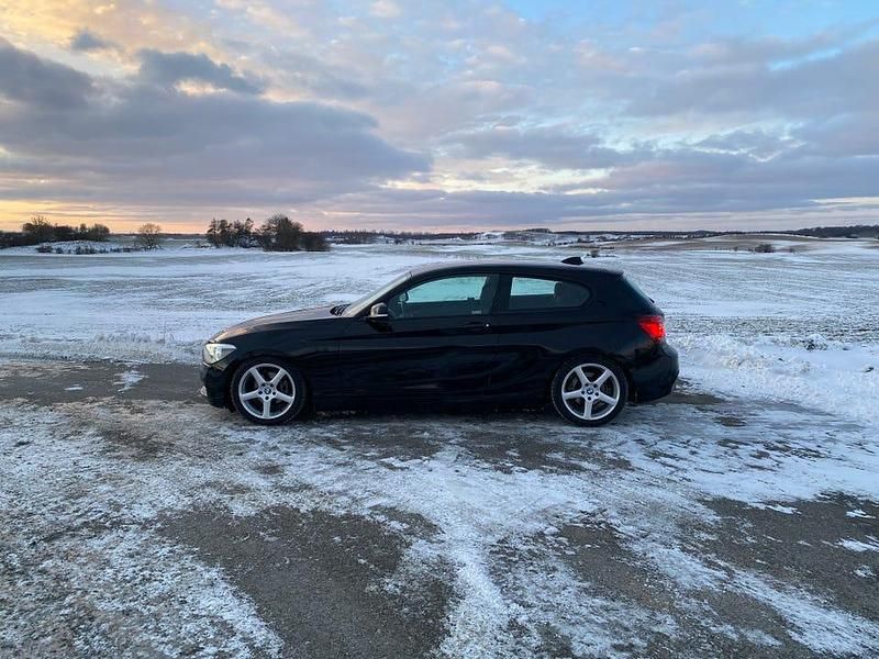 Begagnad BMW 118 143 HK (105 kW) 2013 Jet black Halvkombi