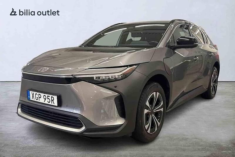 Silver Begagnad 2023 Toyota bZ4X Executive SUV | 299 000 kr - Bild 1/1