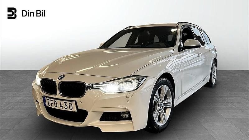 Vit Begagnad 2018 BMW 320 M Sport Kombi | 224 900 kr (Marknadspris) - Bild 1/4