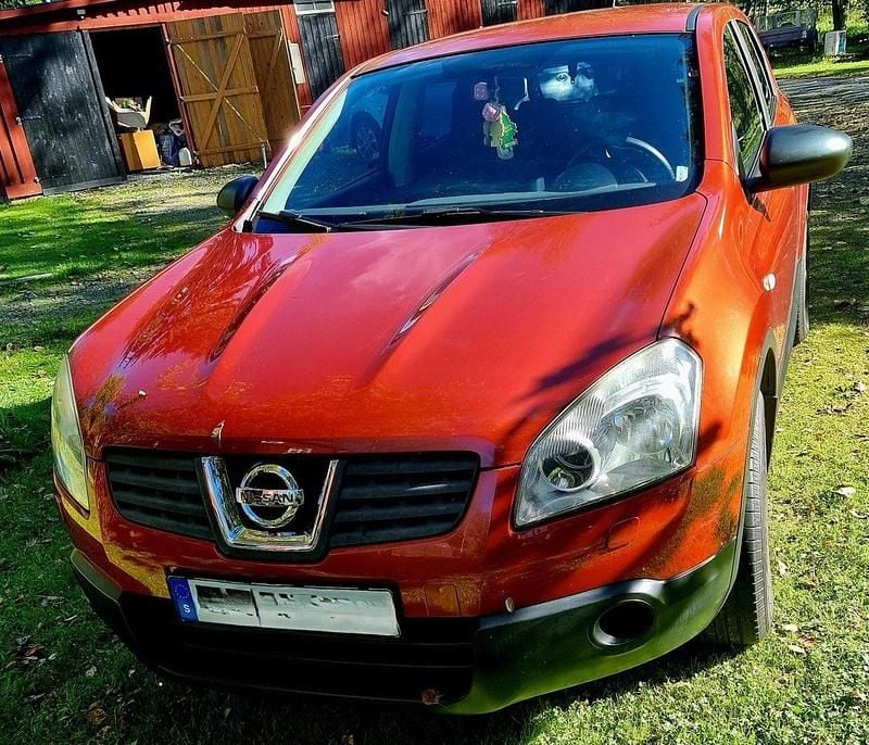 Röd Begagnad 2007 Nissan Qashqai SUV | 38 000 kr (Bra pris) - Bild 1/2