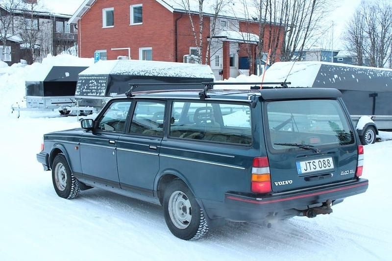 Begagnad Volvo 240 115 HK (84 kW) 1991 Mörkgrön Kombi