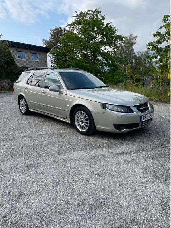 Gul Begagnad 2006 Saab 9-5 Linear Kombi | 20 000 kr (Bra pris) - Bild 1/4