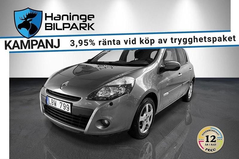 Grå Begagnad 2011 Renault Clio II Halvkombi | 39 900 kr (Marknadspris) - Bild 1/2