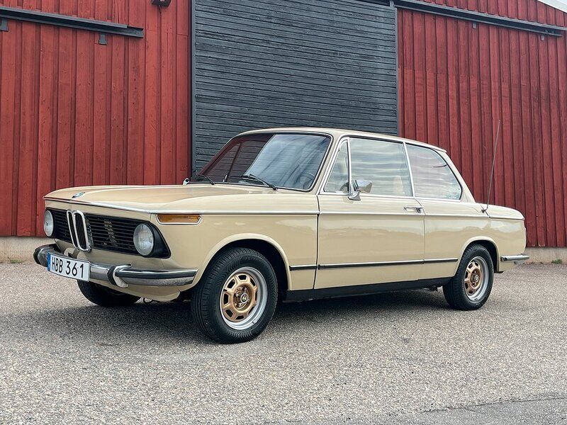 Ljusbrun Begagnad 1974 BMW 1602 | 149 000 kr - Bild 1/4