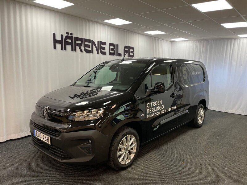 Svart (svart perla nera) Ny 2024 Citroën Berlingo Business Class Minibuss | 388 345 kr (Lite dyr) - Bild 1/4