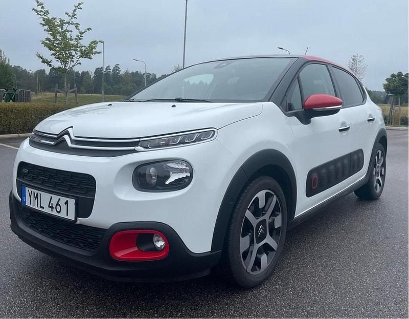 Vit Begagnad 2017 Citroën C3 PureTech Halvkombi | 116 000 kr (Bra pris) - Bild 1/4