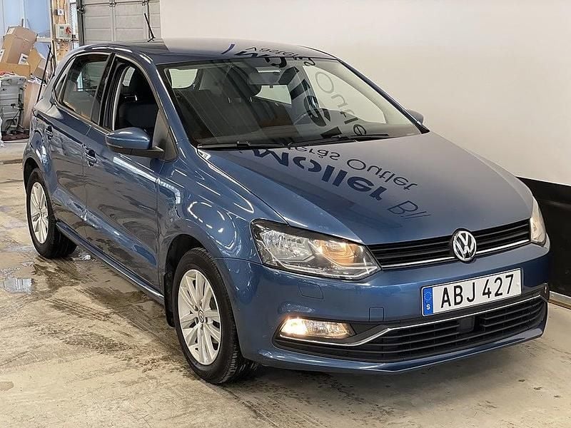 Blue silk Begagnad 2016 VW Polo Halvkombi | 79 000 kr (Marknadspris) - Bild 1/3