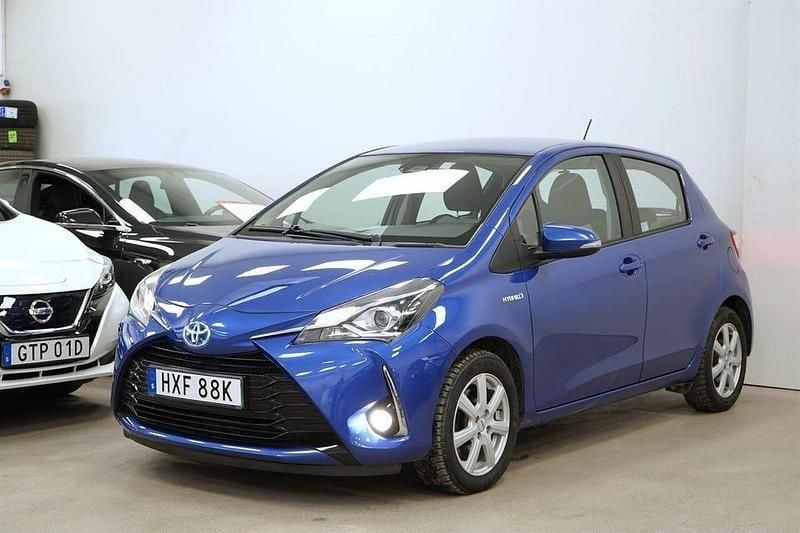 Begagnad Toyota Yaris Hybrid 101 HK (74 kW) 2019 Blåmetallic Halvkombi