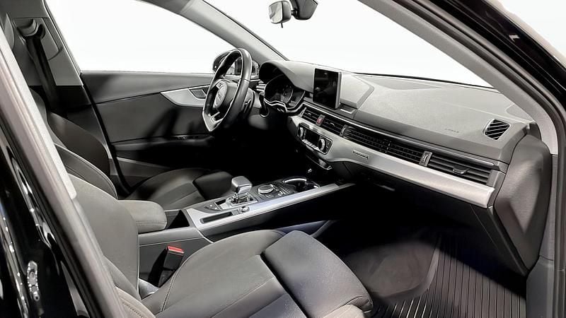 Begagnad Audi A4 Sport 190 HK (139 kW) 2019 Svart (black) Sedan