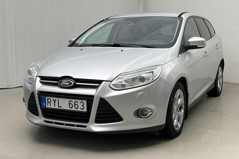 Grå Begagnad 2012 Ford Focus Titanium Kombi | 50 000 kr (Superpris) - Bild 1/4