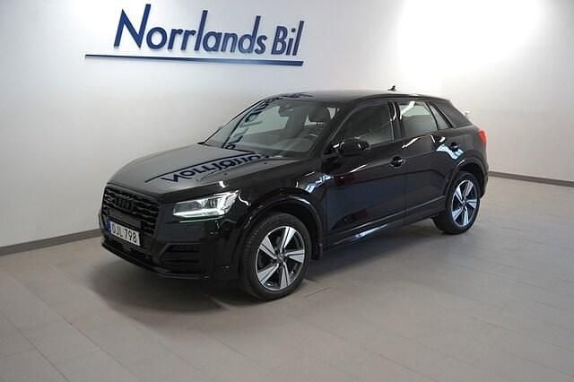 Svart (mytsvart metallic) Begagnad 2016 Audi Q2 Sport SUV | 274 900 kr - Bild 1/4
