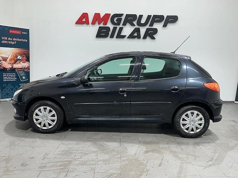 Begagnad Peugeot 206 75 HK (55 kW) 2007 Svart Halvkombi