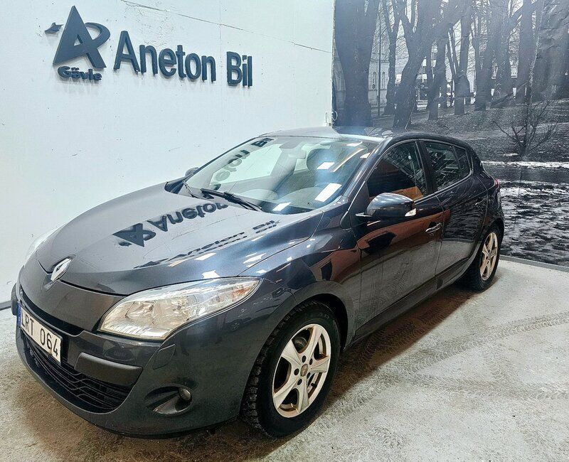Mörkgrå Begagnad 2011 Renault Mégane III Halvkombi | 39 900 kr (Marknadspris) - Bild 1/4
