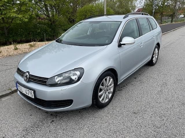 Silver Begagnad 2012 VW Golf VII Kombi | 73 000 kr (Bra pris) - Bild 1/4