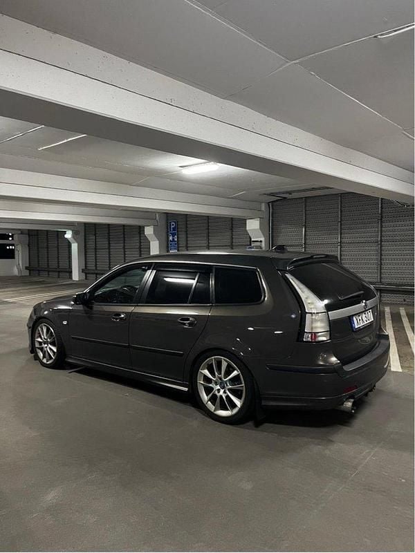 Brun Begagnad 2006 Saab 9-3 Aero Kombi | 43 999 kr (Lite dyr) - Bild 1/4