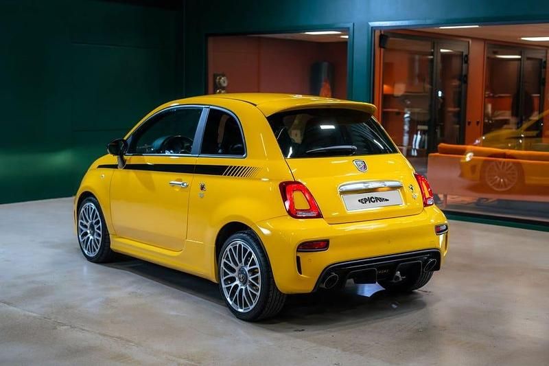 Begagnad Abarth 595 146 HK (107 kW) 2016 Gul Halvkombi