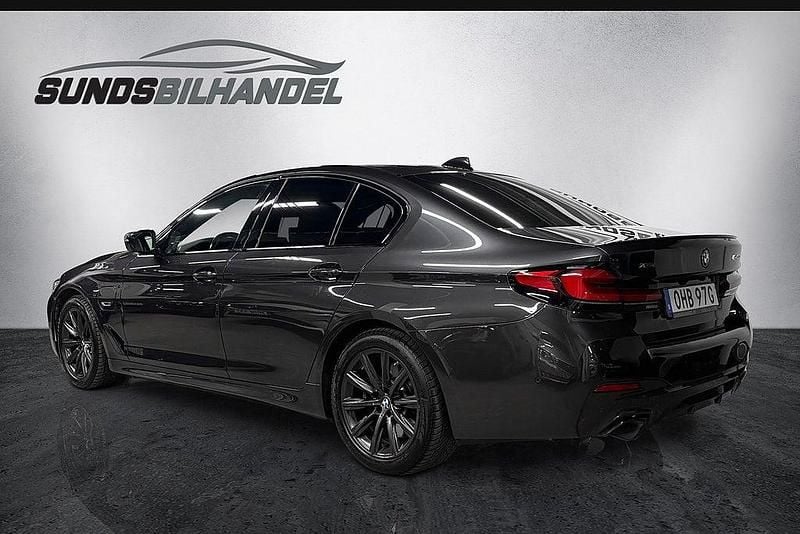 Begagnad BMW 545e M Sport 286 HK (210 kW) 2022 Grå Sedan