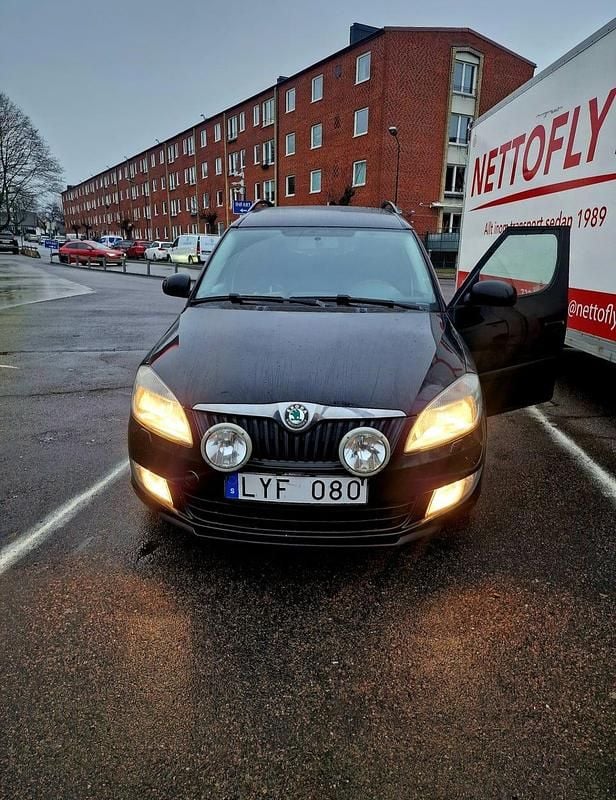 Begagnad Skoda Roomster 90 HK (66 kW) 2012 Minibuss