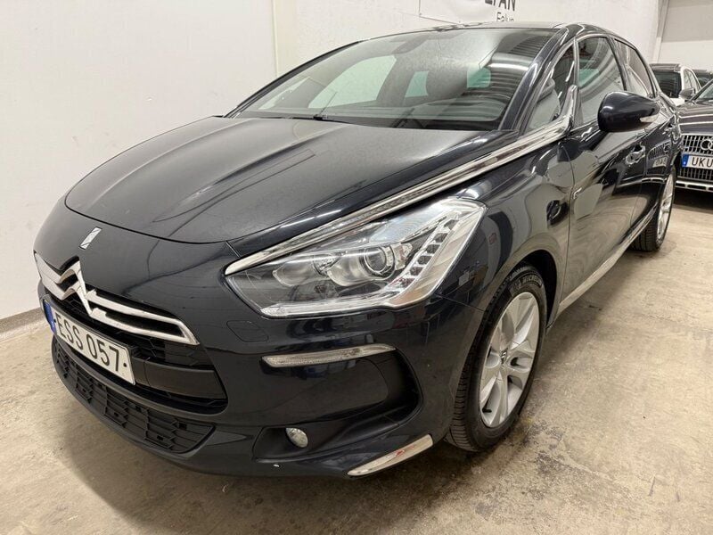 Grå (grå metallic) Begagnad 2015 Citroën DS5 Halvkombi | 119 500 kr (Bra pris) - Bild 1/4