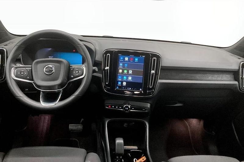 Begagnad Volvo XC40 Core 172 kW (234 HK) 2023 Svart SUV