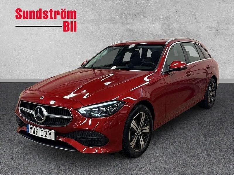 Röd Begagnad 2022 Mercedes C300 Avantgarde Kombi | 329 900 kr (Bra pris) - Bild 1/3